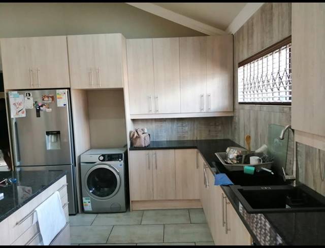 3 BEDROOM HOUSE FOR SALE IN CASSELDALE